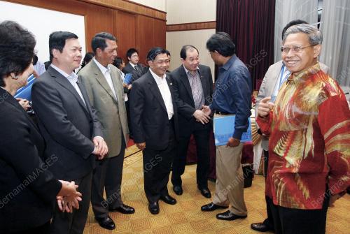 MUSTAPA MOHAMED