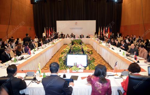 AEM17_22082015_ASEAN_MEETING