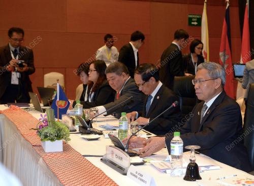AEM18_22082015_ASEAN_MEETING