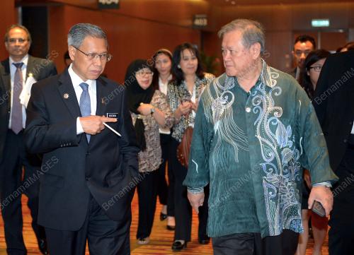 AEM21_21082015_BILATERAL