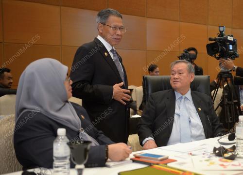 AEM22_23082015_MOFCOM