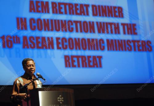 AEM25_270210_AEM_DINNER
