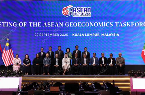 57th ASEAN ECONOMIC MINISTERSÃ• MEETING