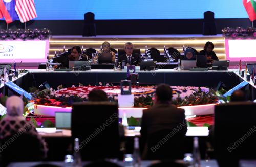 57th ASEAN ECONOMIC MINISTERSÃ• MEETING