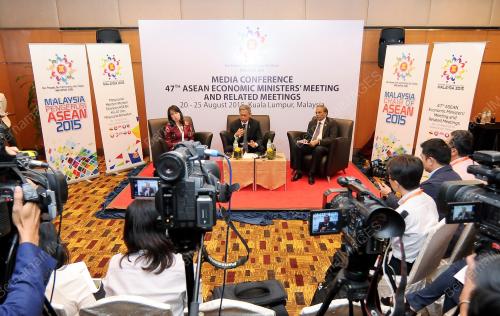 AEM40_22082015_MEDIA_BRIEFING