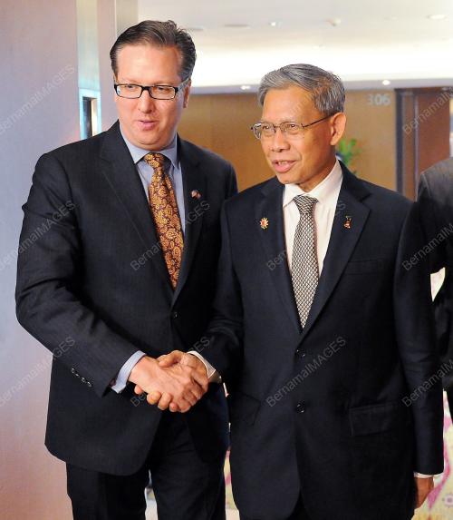 AEM44_22082015_MUSTAPA_USA