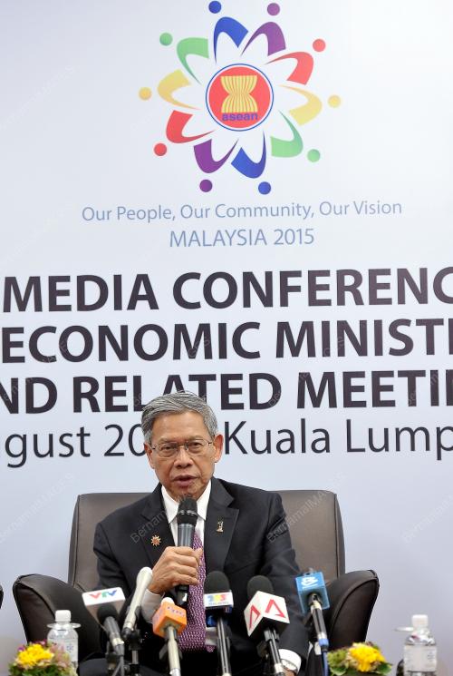 AEM44_24082015_PRESS_CONFERENCE