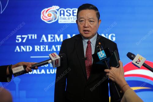 DR KAO KIM HOURN