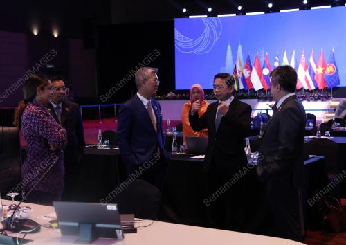 57th ASEAN ECONOMIC MINISTERSÃ• MEETING