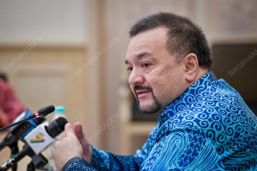 DATUK SERI AMIR HAMZAH AZIZAN