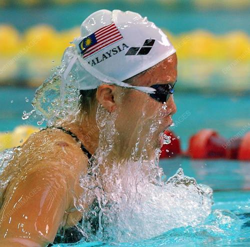 AQ02-12_09_2001_SPLASHING_02022016
