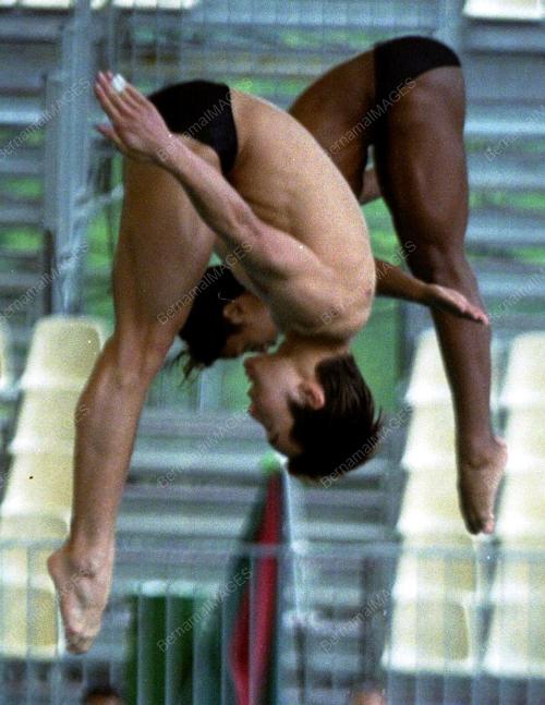 AQ04-17_09_2001_DIVING_02022016