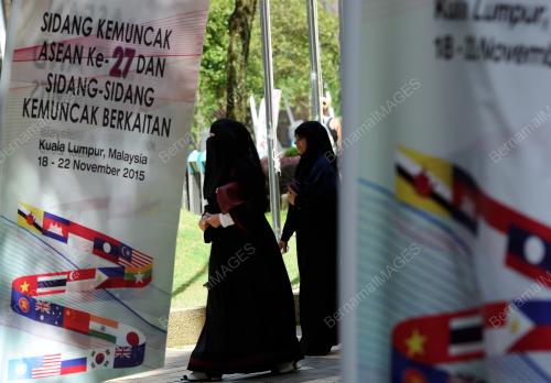 ASEAN01_17112015_HUMAN