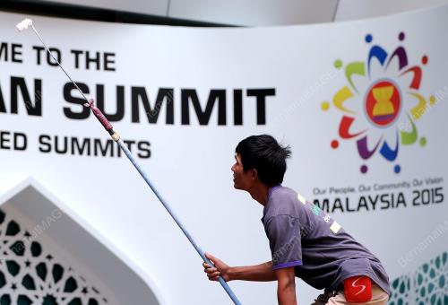 ASEAN02_17112015_HUMAN
