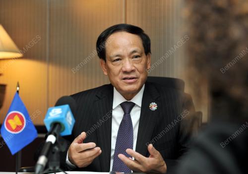 ASEAN03_20112015_INTERVIEW