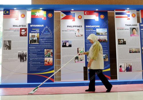 ASEAN04_17112015_HUMAN