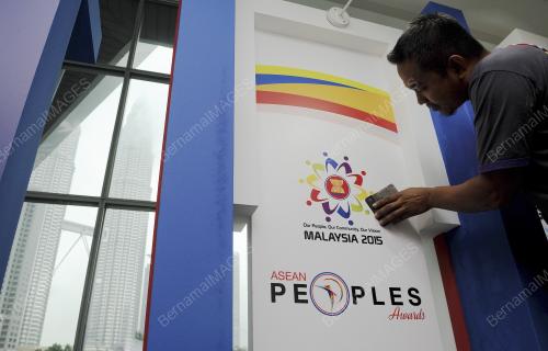 ASEAN05_17112015_PREPARATIONS