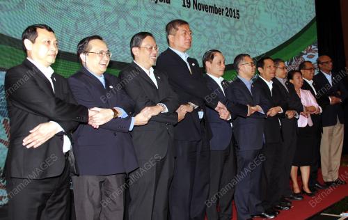 ASEAN05_19112015_PREP_SOM