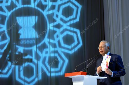 ASEAN06_20112015_INVESTMENT