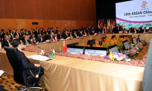 ASEAN105_21112015_CHINA_ASEAN