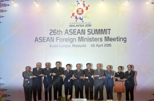 ASEAN10_26042015_ASEAN