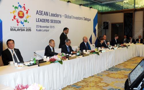 ASEAN112_20112015_INVESTMENT