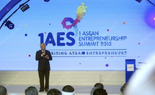 ASEAN112_21112015_1AES_ASEAN