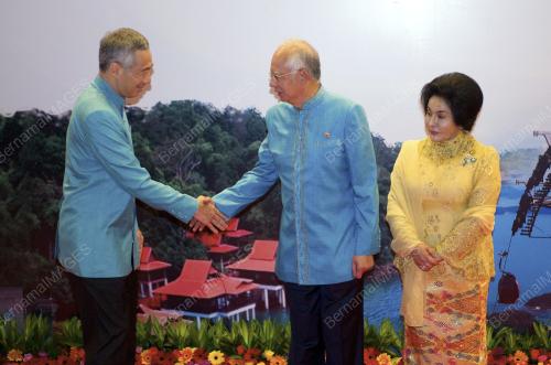 ASEAN112_26042015_ASEAN
