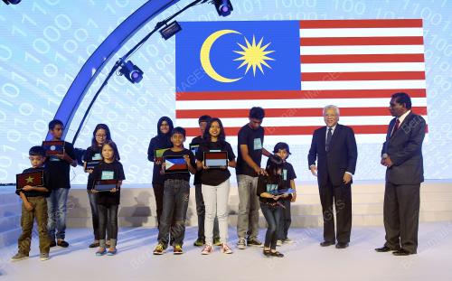 ASEAN116_21112015_1AES_ASEAN