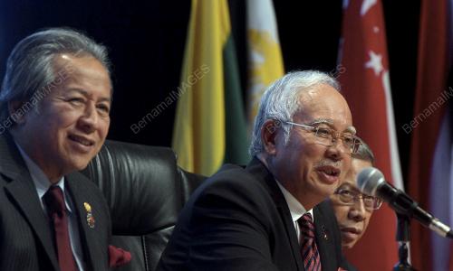 ASEAN117_22112015_PC_ASEAN