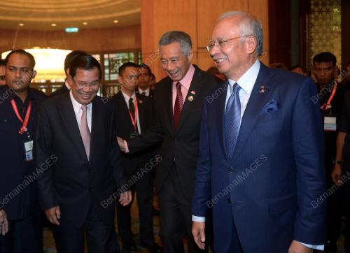 ASEAN118_20112015_DIALOGUE_ASEAN