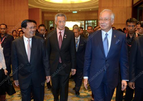 ASEAN119_20112015_DIALOGUE_ASEAN
