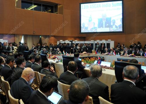 ASEAN122_21112015_ASEAN_INDIA