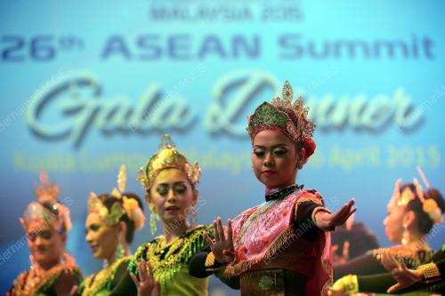 ASEAN123_26042015_GALA_DINNER
