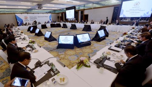 ASEAN124_20112015_ASEAN