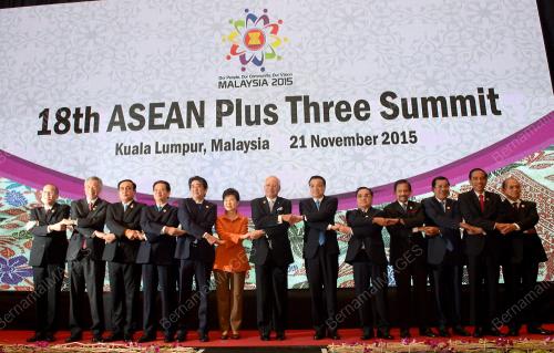 ASEAN127_21112015_ASEAN