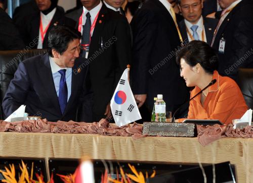 ASEAN130_21112015_ASEAN