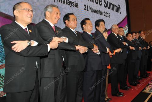 ASEAN131_21112015_ASEAN