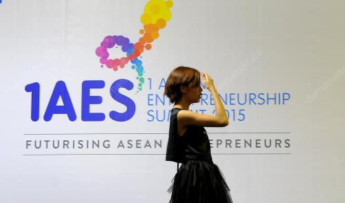 ASEAN13_18112015_HUMAN_INTEREST_1