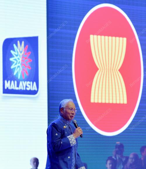 ASEAN167_21112015_GALA