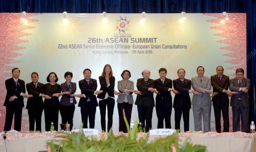 ASEAN16_25042015_ASEAN_ECONOMIC