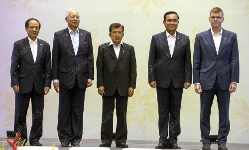 ASEAN16_28042015_IMT
