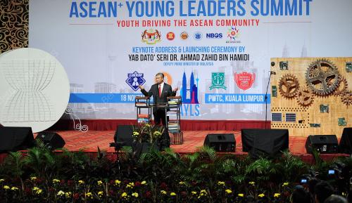 ASEAN17_18112015_YOUNG