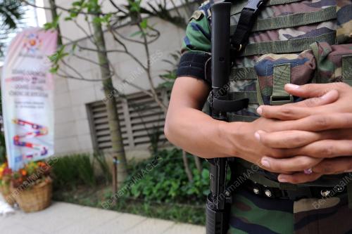 ASEAN17_19112015_GUARDING