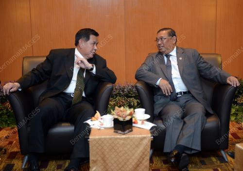 ASEAN19_26042015_ASEAN_FM_MEETING