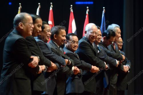 ASEAN23_20112015_OPENING_ASEAN