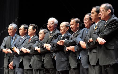 ASEAN27_27042015_PM