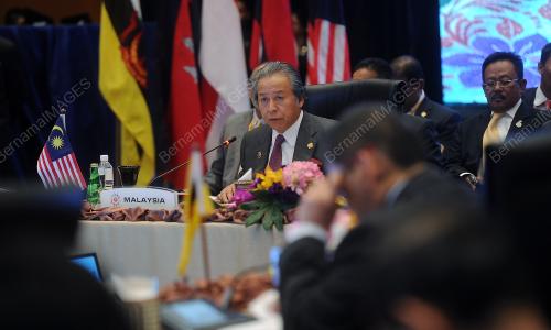 ASEAN28_20112015_MEETING