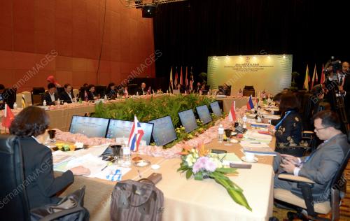 ASEAN32_24042015_ASEAN_ECONOMIC