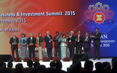 ASEAN33_20112015_ASEAN_ECONOMIC
